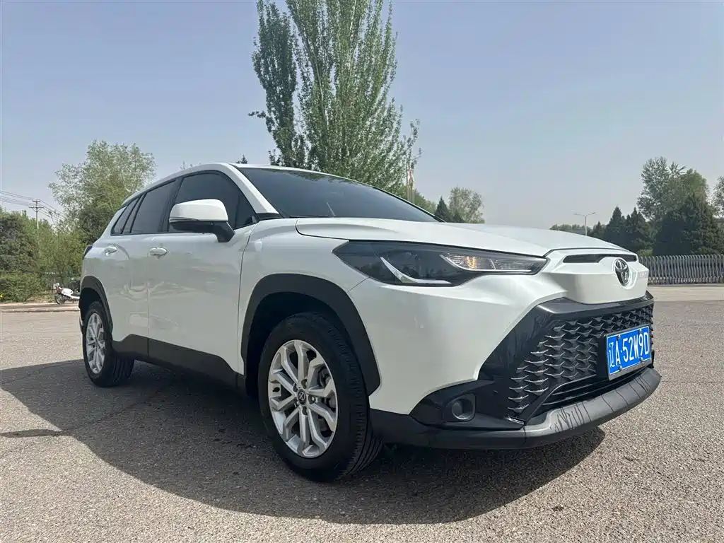 Toyota Frontlander 2024 2.0L CVT Elite Edition фото 3
