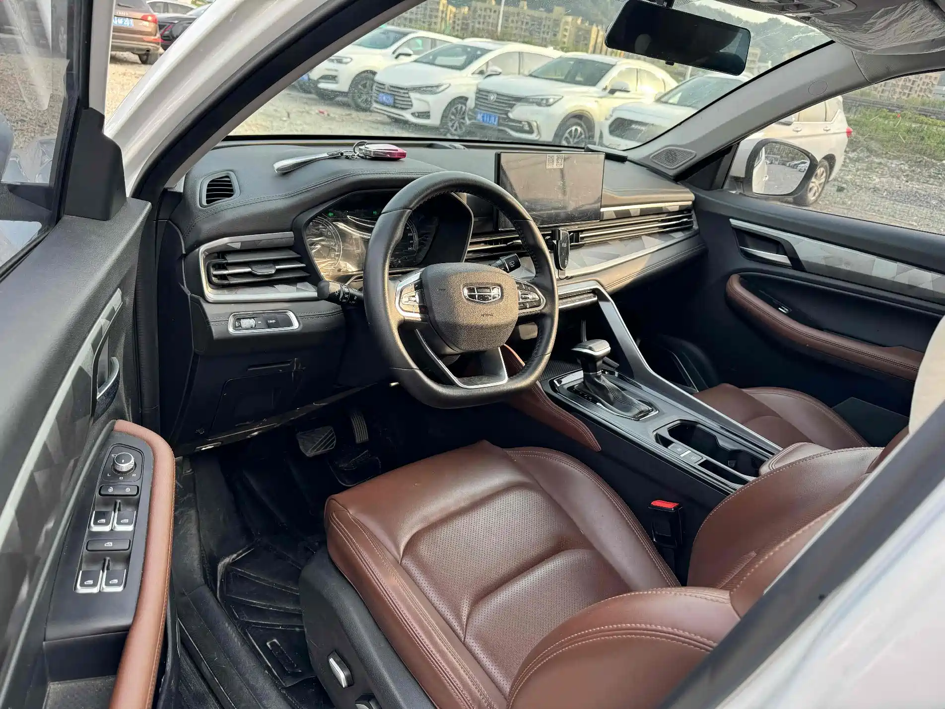 Фото 5 - Geely Emgrand X6