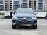 Фото 2 - Volkswagen Touareg