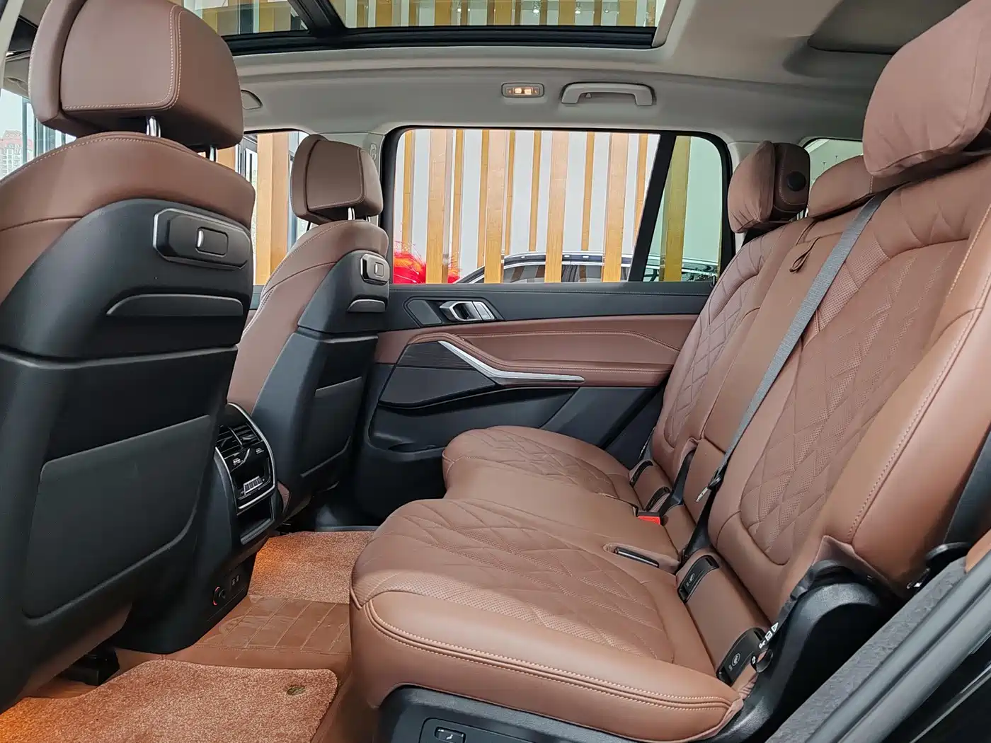 BMW X7 2024 xDrive40i Leading Luxury Package фото 9