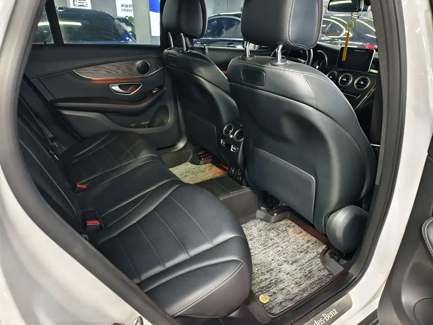Фото 3 - Mercedes-Benz GLC