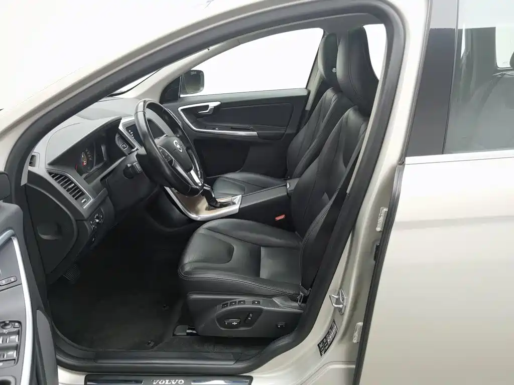 Photo 10 - Volvo XC60