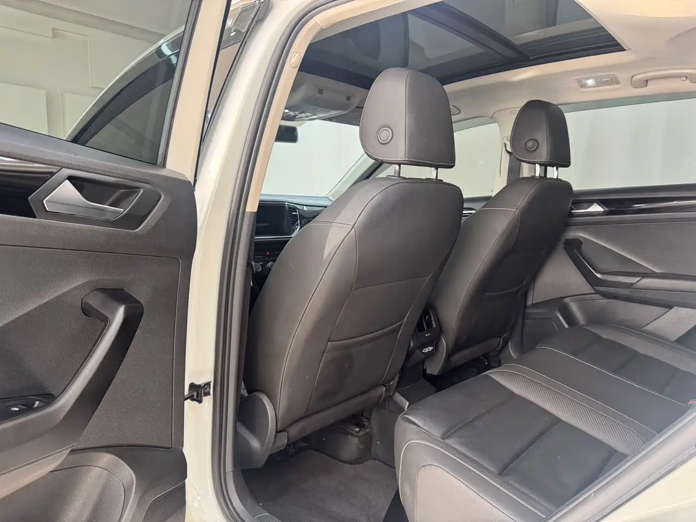 VOLKSWAGEN T ROC EXPLORING SONGS