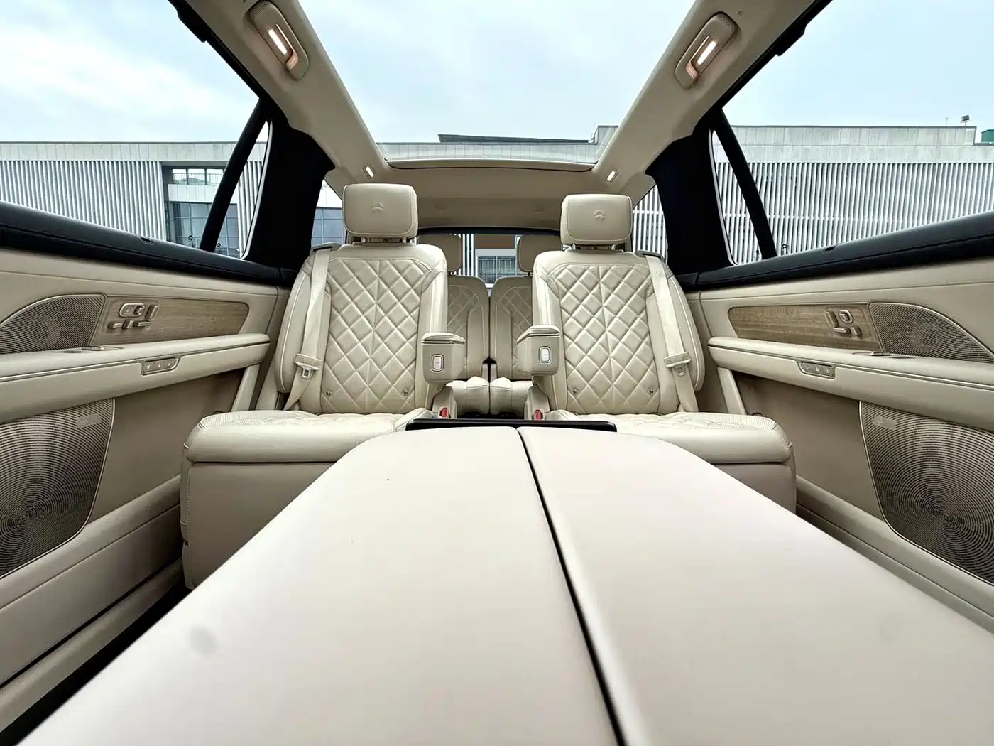 NIO ES8 2026 2025 Model 6-Seat Executive Luxury Edition