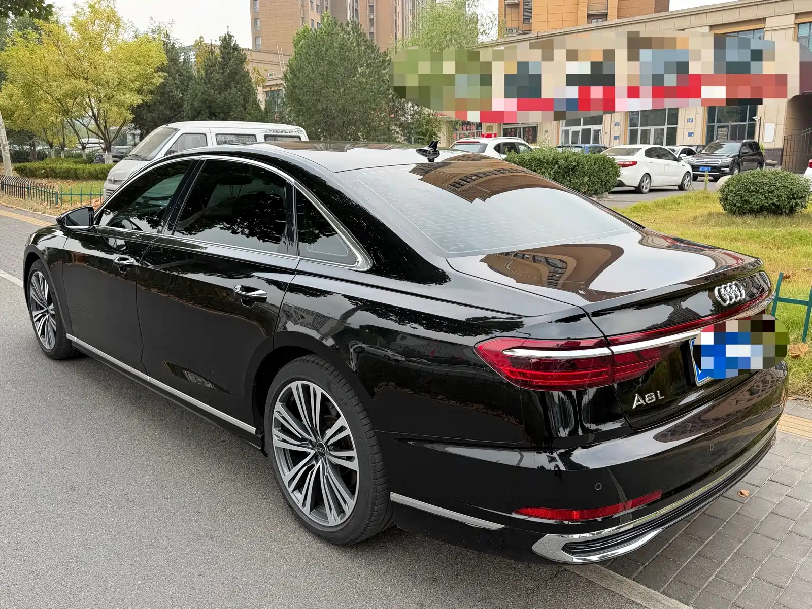 Фото 4 - Audi A8