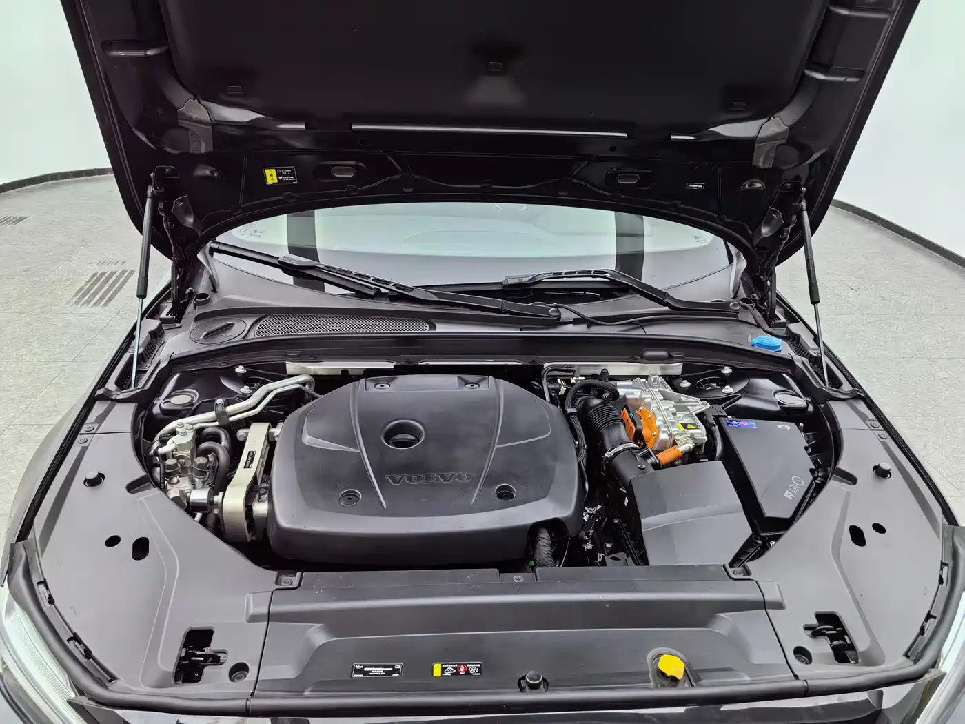 Volvo S90 Plug-in Hybrid 2024 2024 PHEV AWD Long Range Momentum Luxury Edition