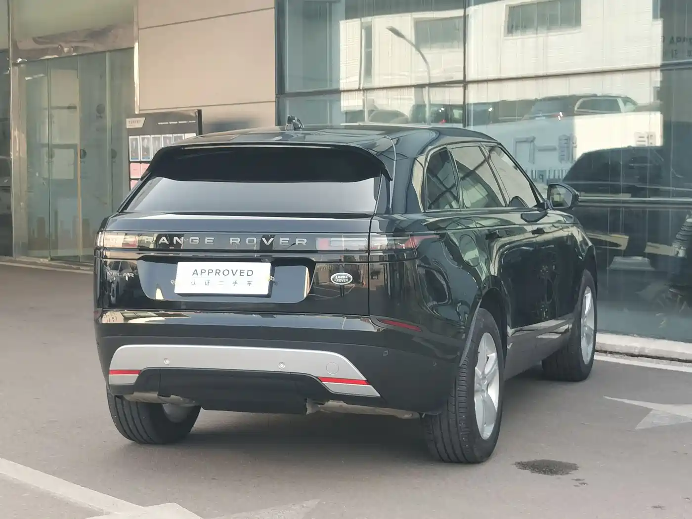 Land Rover Range Rover Velar 2025 S фото 4