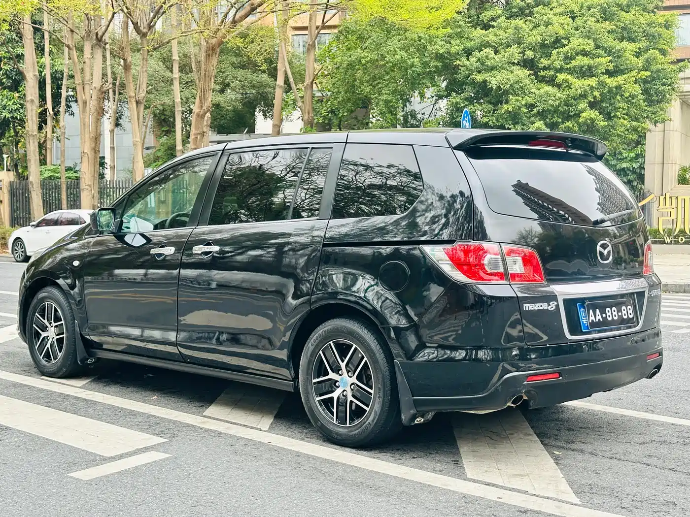 Mazda 8 2013 2013 2.5L Elite