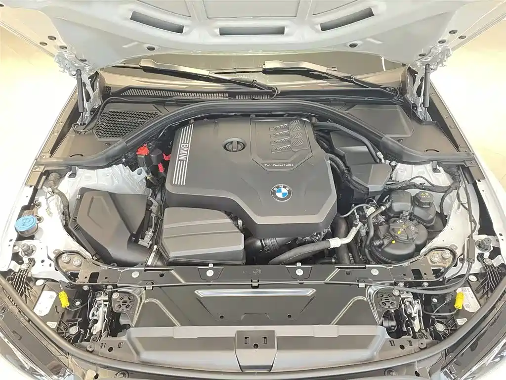 BMW 3 Series 2025 330Li M Sport Night Edition фото 15