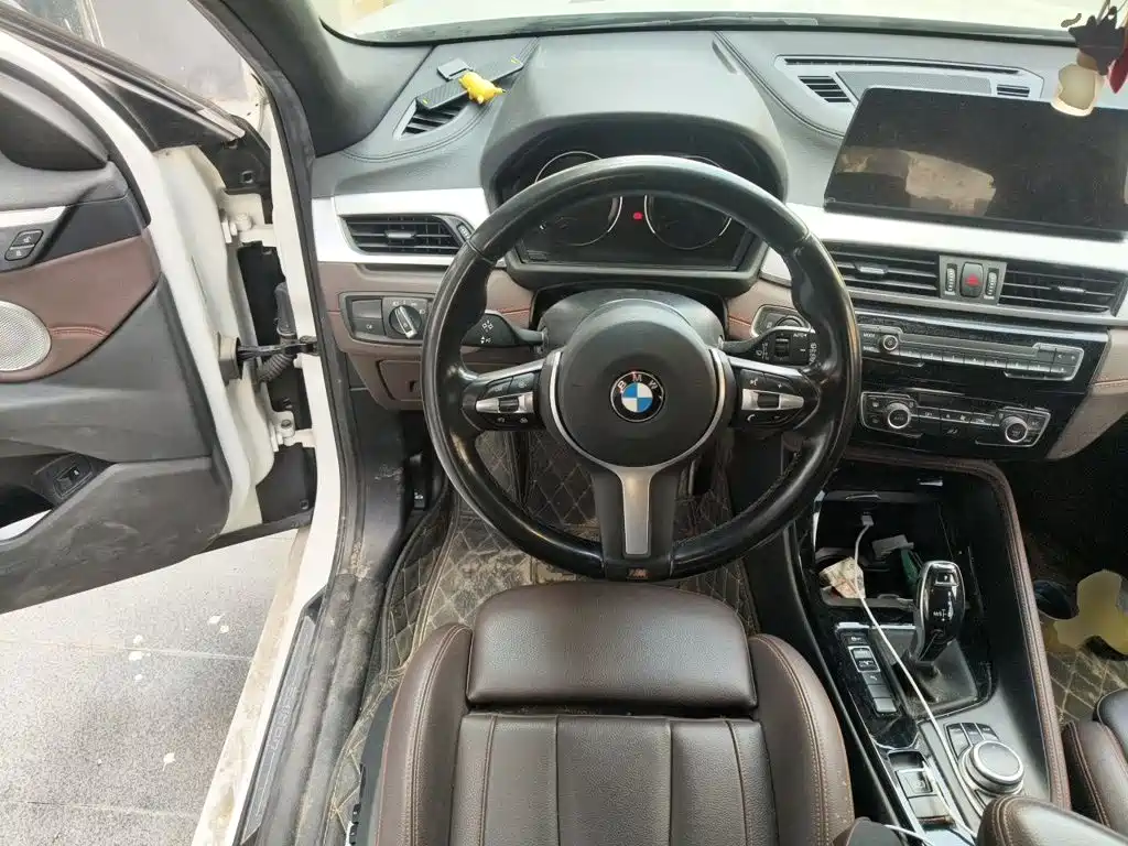 Photo 11 - BMW X2
