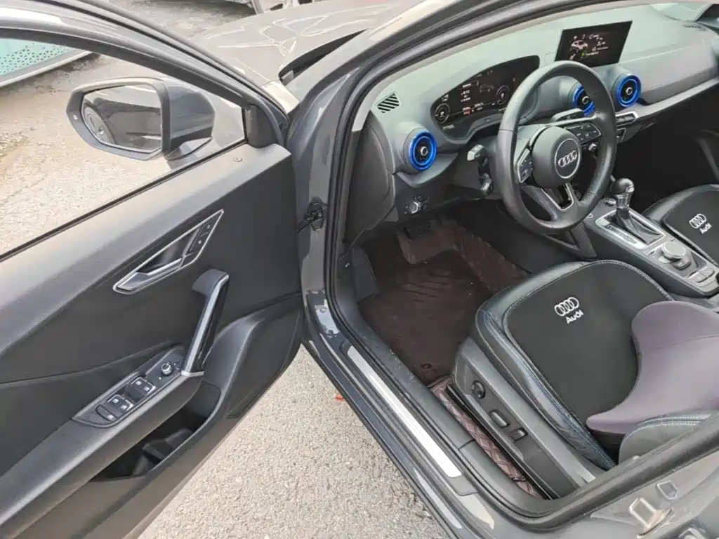Фото 16 - Audi Q2L e-tron