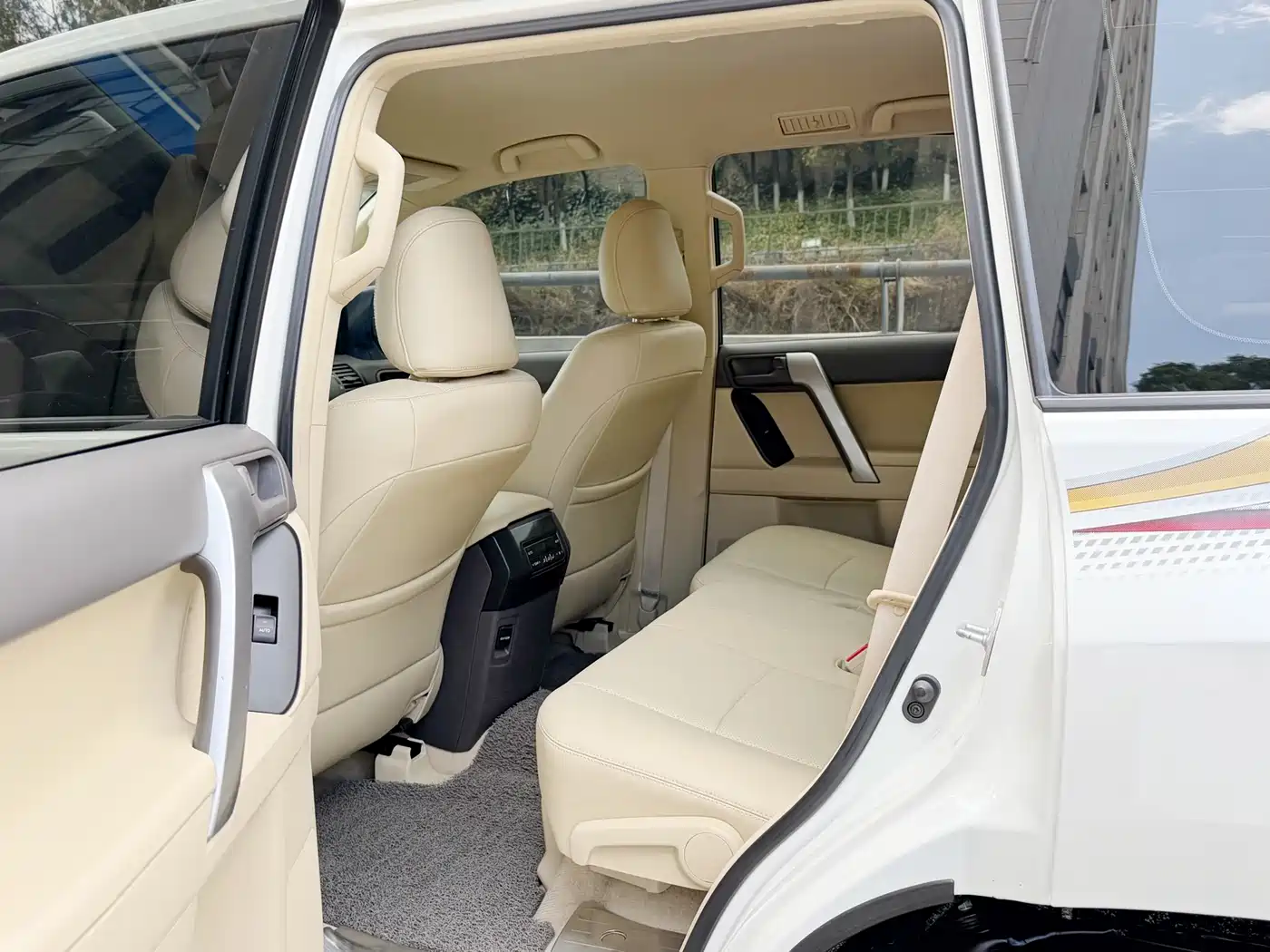 Toyota Prado (Import) 2014 2.7L Automatic Luxury фото 6