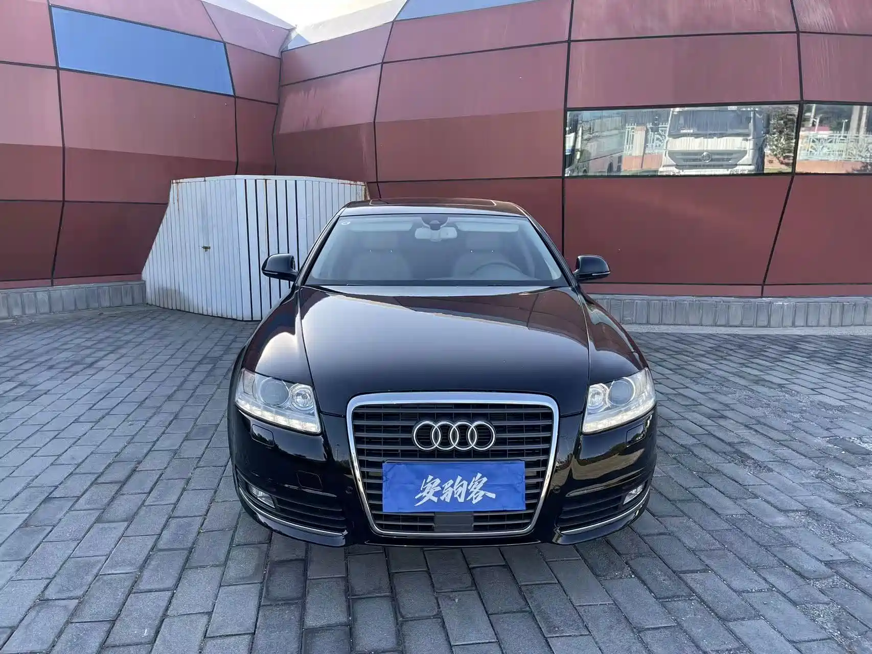 صورة 2 - Audi A6L