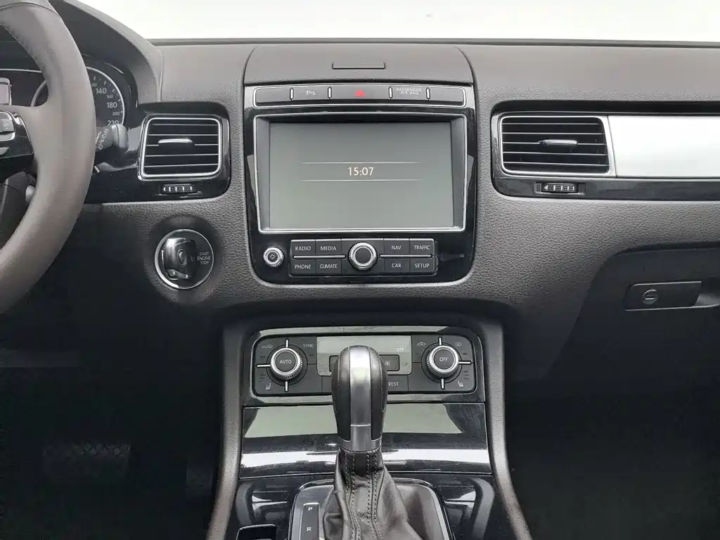 Фото 12 - Volkswagen Touareg