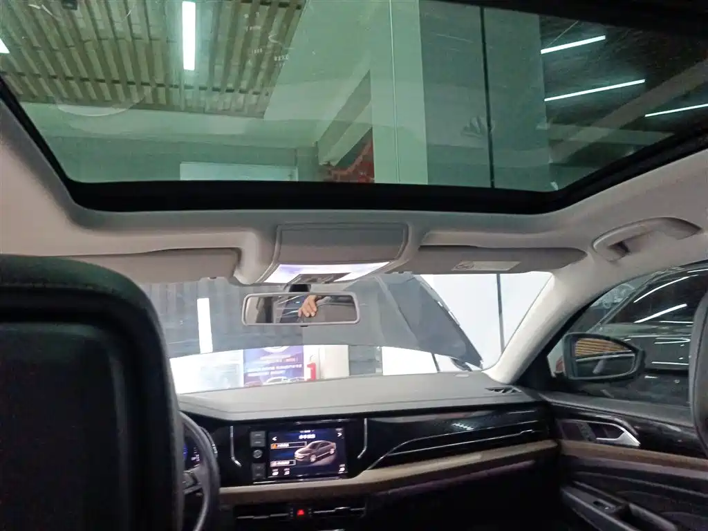 Volkswagen Passat 2019 330TSI Luxury Edition China VI фото 18