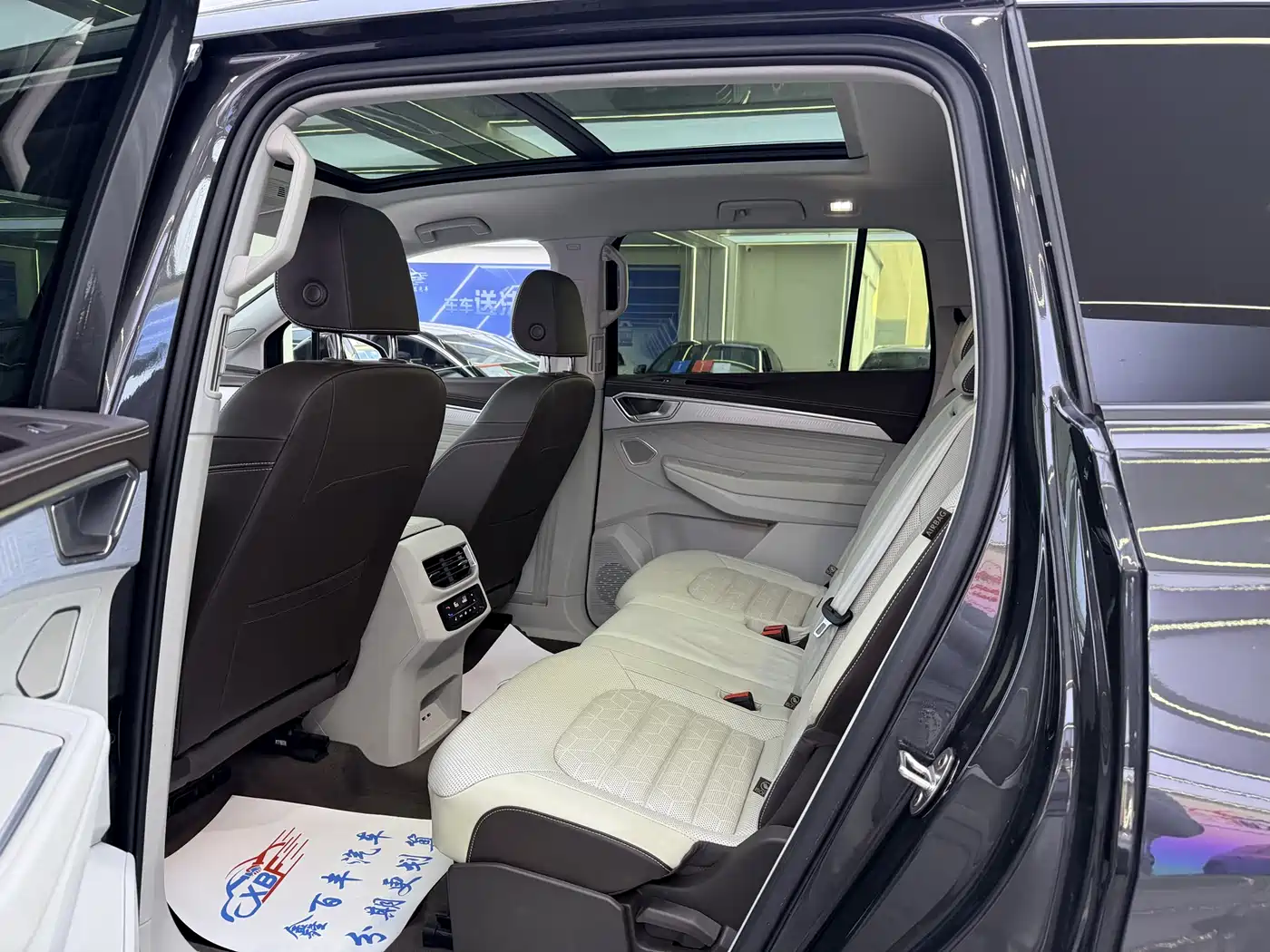 Volkswagen Talagon 2023 Facelift 380TSI 4WD Luxury Premium Pro Edition 7-Seater фото 7