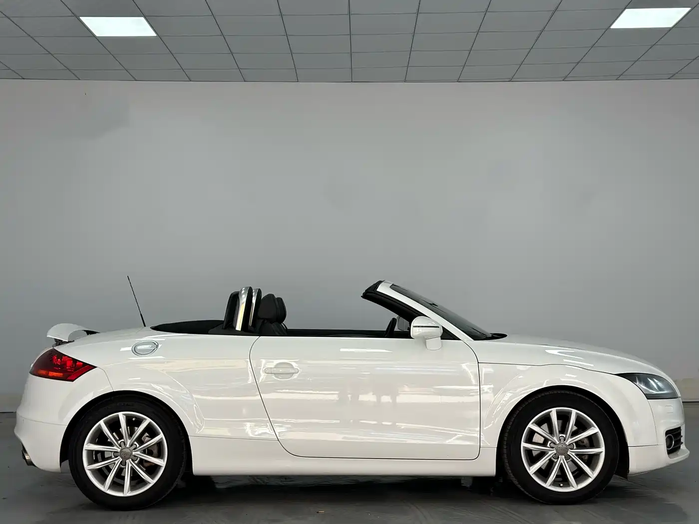 Audi TT 2012 TT Roadster 2.0TFSI Classic Edition фото 4