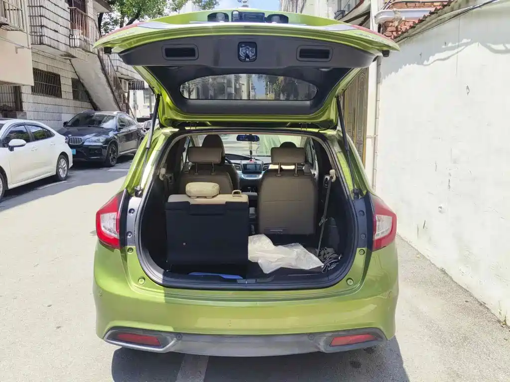 Honda Jade 2014 2013 1.8L CVT Luxury 6-seater