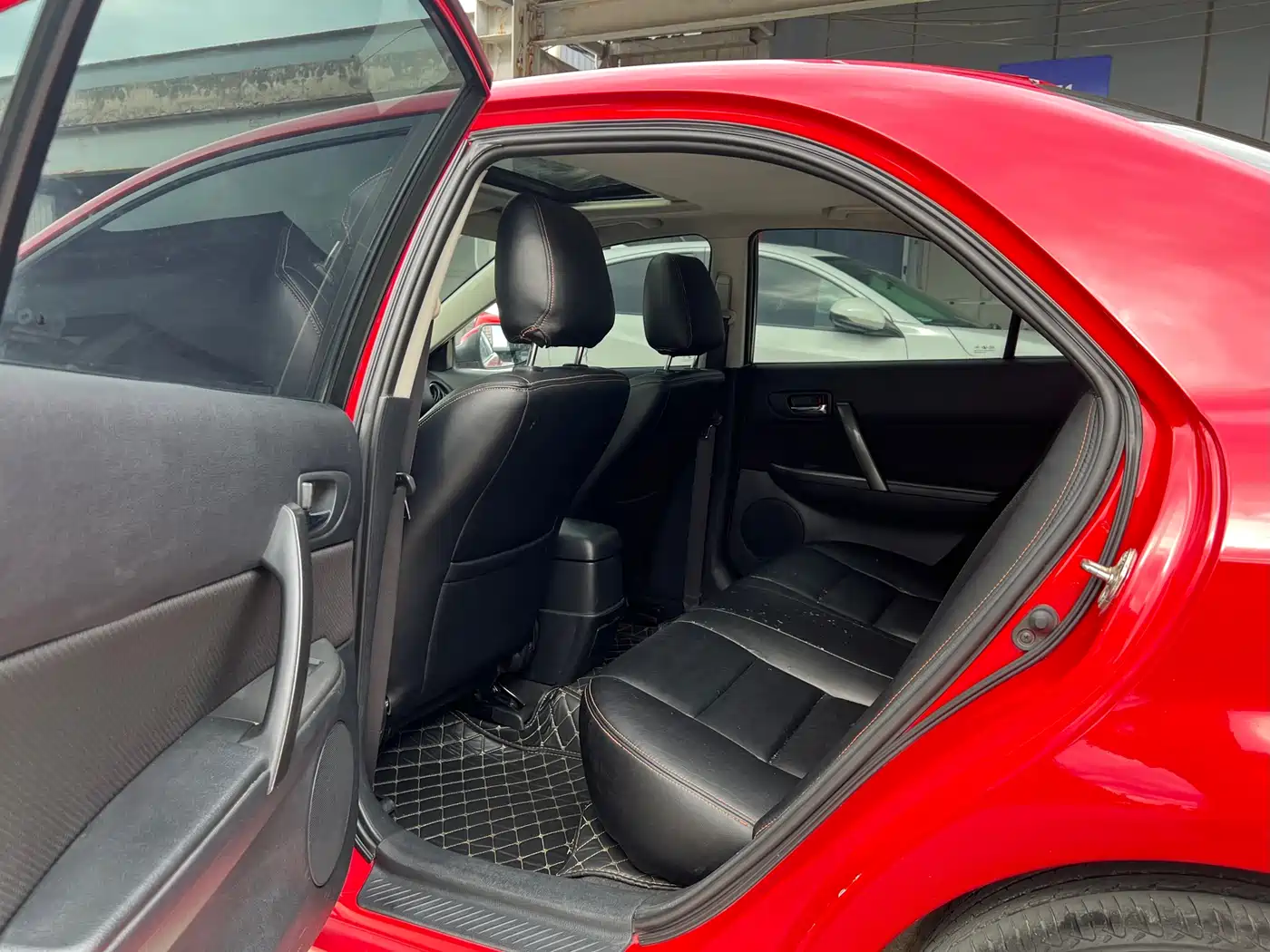 Фото 9 - Mazda 6