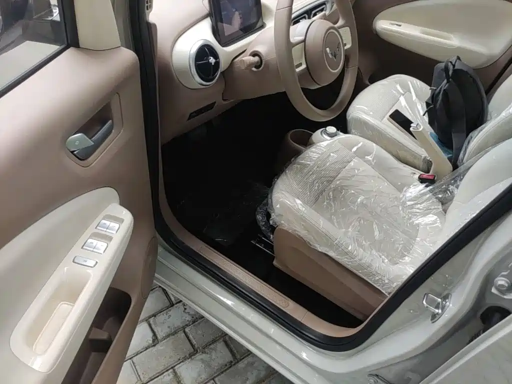 Wuling Motors Hongguang MINIEV 2026 2025 4-Door Advanced