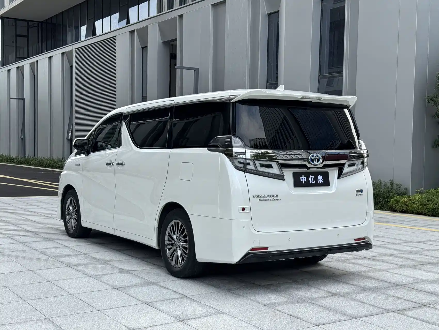 Фото 6 - Toyota Vellfire