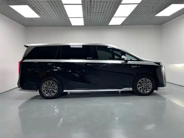 GAC Trumpchi Trumpchi Xiangwang M8 2025 Model QianKun Series Ultra First Class — фото 4