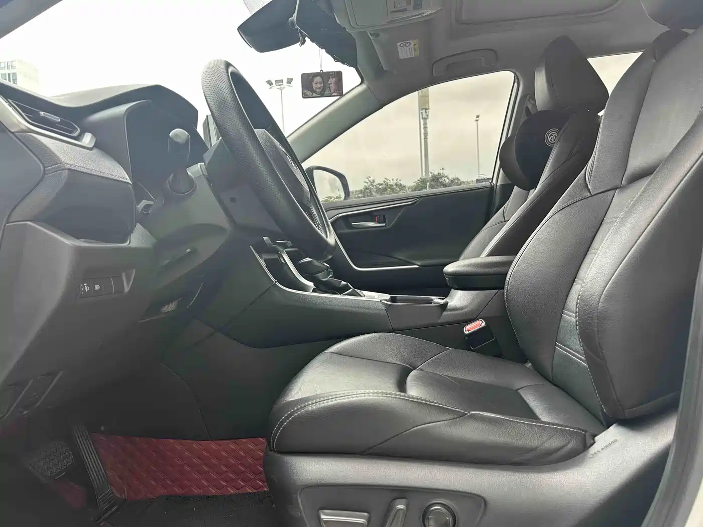 Toyota Wildlander 2021 2.0L CVT 2WD Luxury Edition фото 6