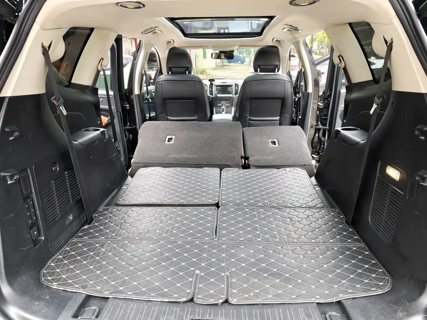 Фото 11 - Ford Edge