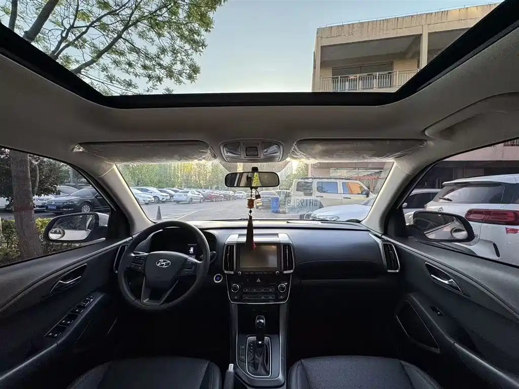 Hyundai Beijing Hyundai ix35 2018 2.0L Automatic 2WD Zhiyong·Enjoyment Edition фото 18