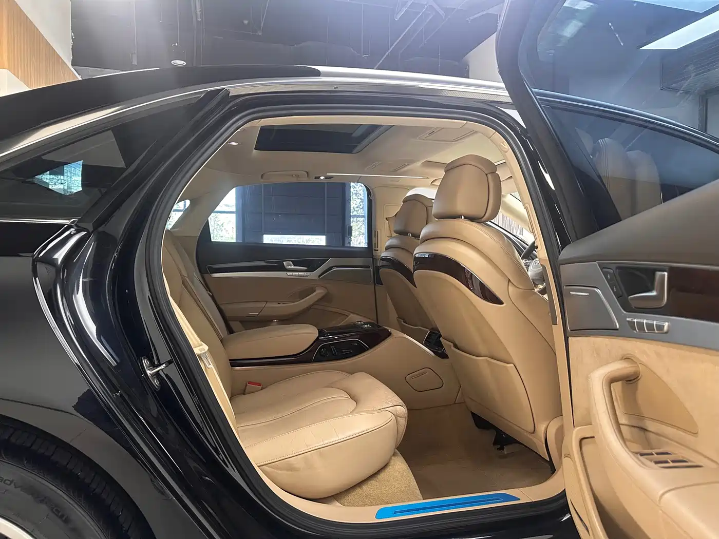 Audi A8 2012 A8L 45 TFSI quattro Luxury фото 16