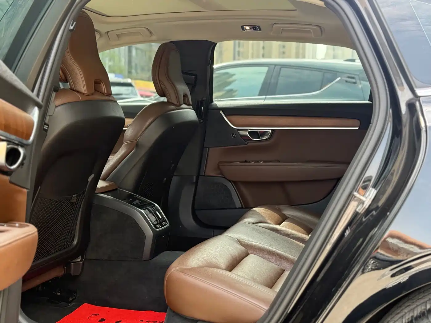 Фото 6 - Volvo S90
