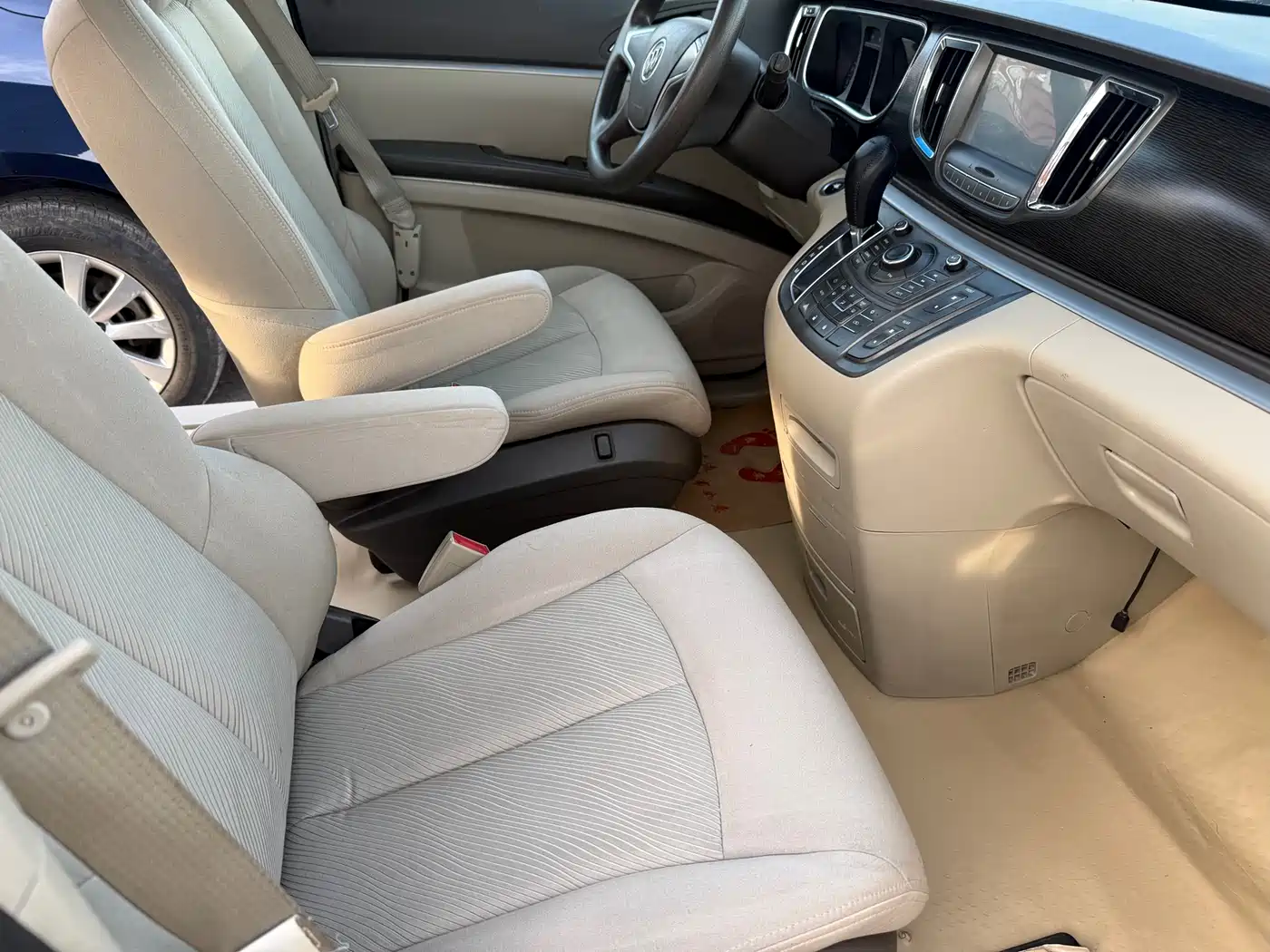 Buick GL8 2013 2.4L CT Luxury Business Comfort Edition фото 13