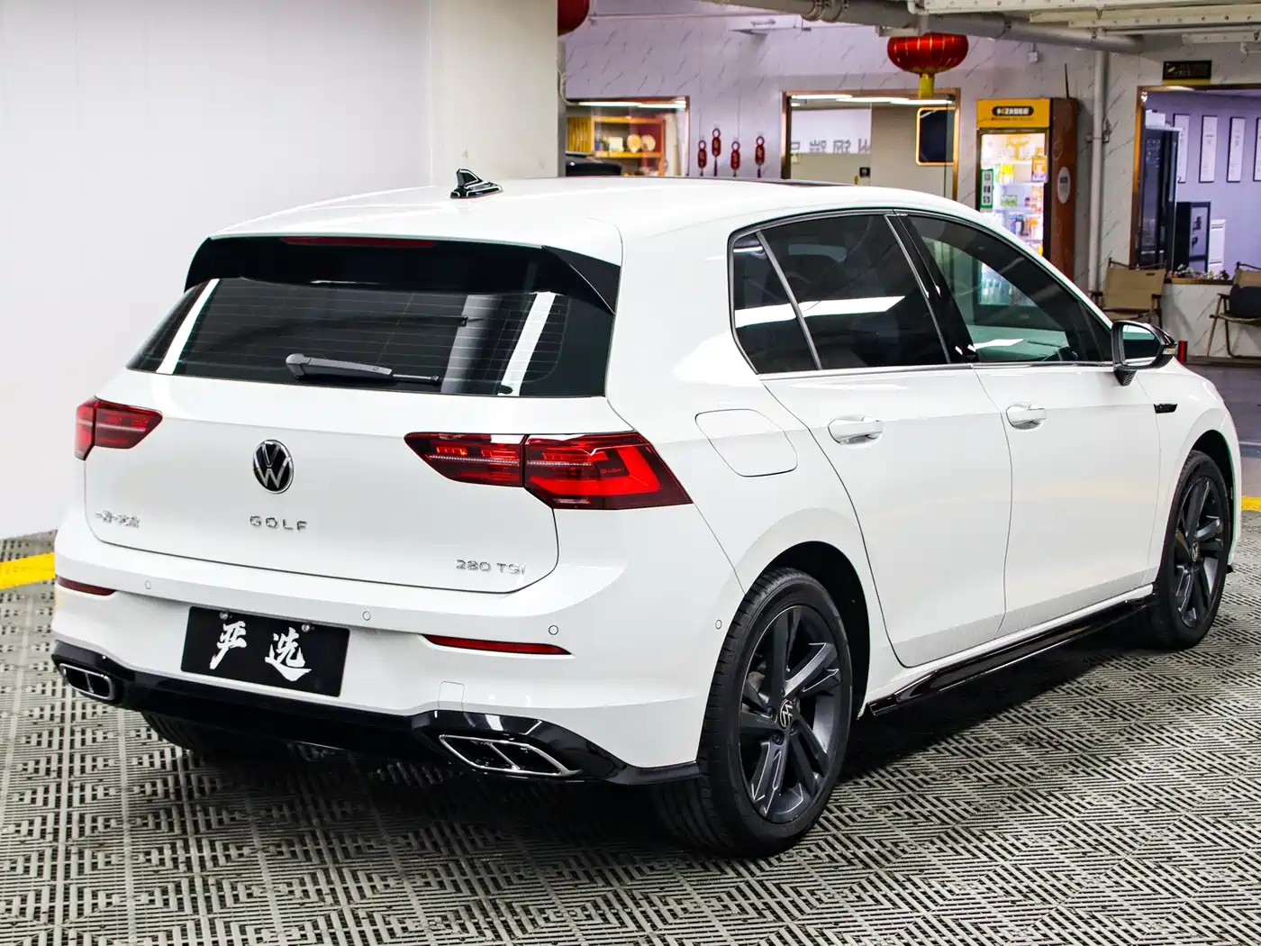 Volkswagen Golf 2023 280TSI DSG R-Line Lite фото 22