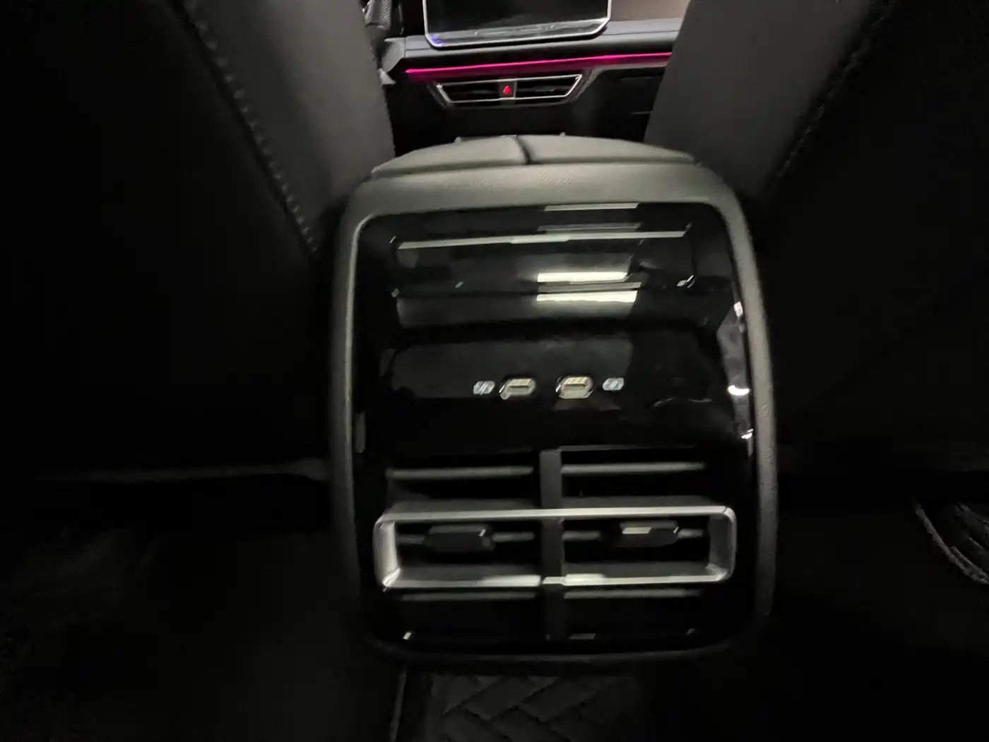 Volkswagen Tiguan L 2024 PRO 380TSI AWD R-Line Intelligent Leader Edition фото 14