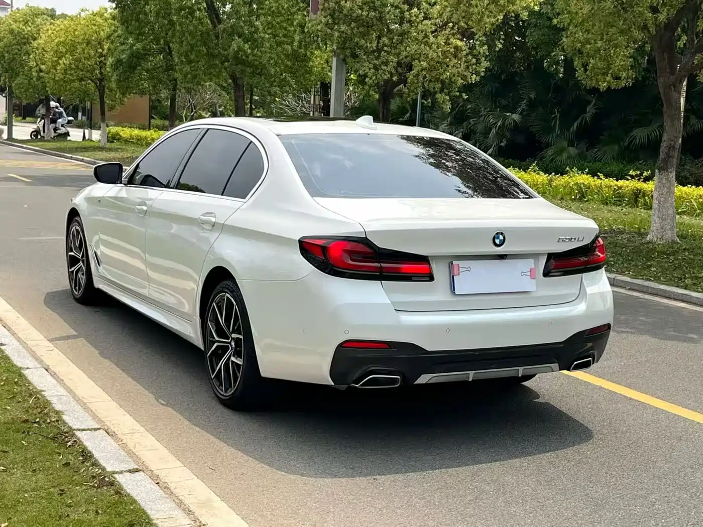 BMW 5 SERIES