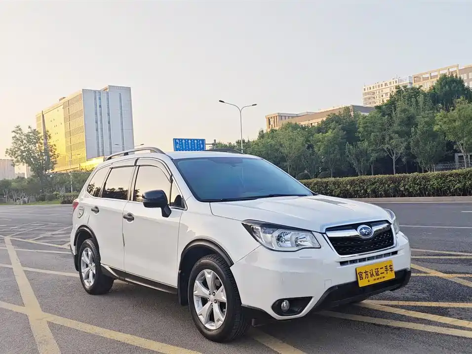 Subaru Forester 2013 2.5i Automatic Luxury Navigation Edition фото 20