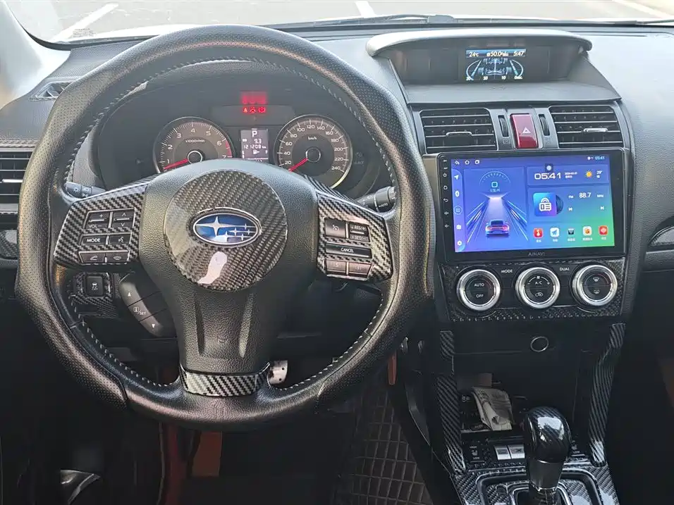 Subaru Forester 2013 2.5i Automatic Luxury Navigation Edition фото 11