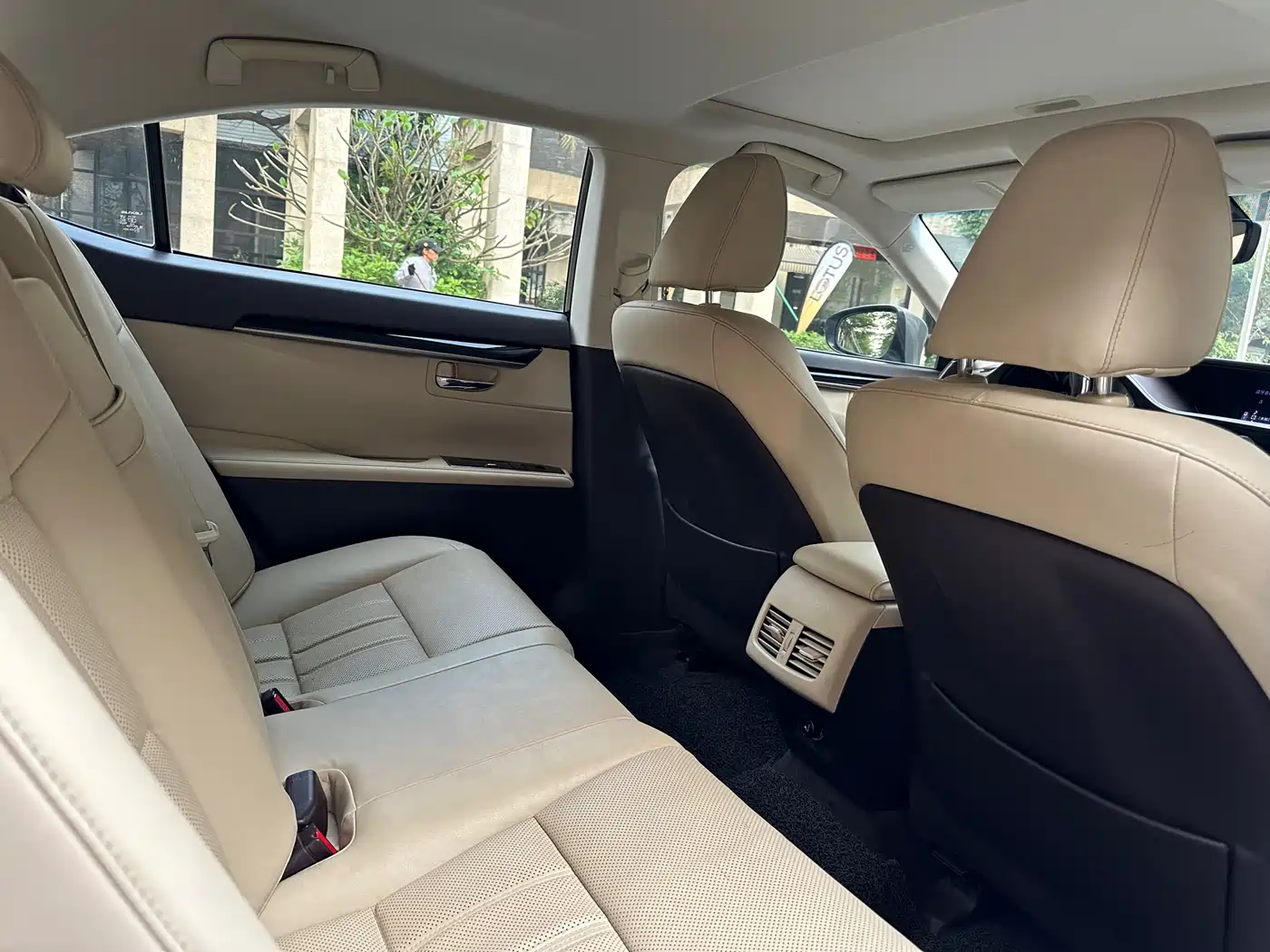 Lexus ES 2015 200 Elite Edition фото 27