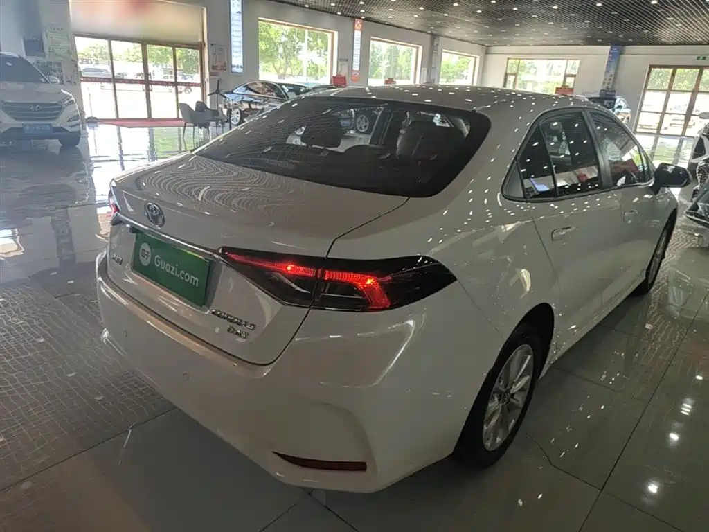 Toyota Corolla 2021 1.2T S-CVT Elite PLUS Edition фото 7