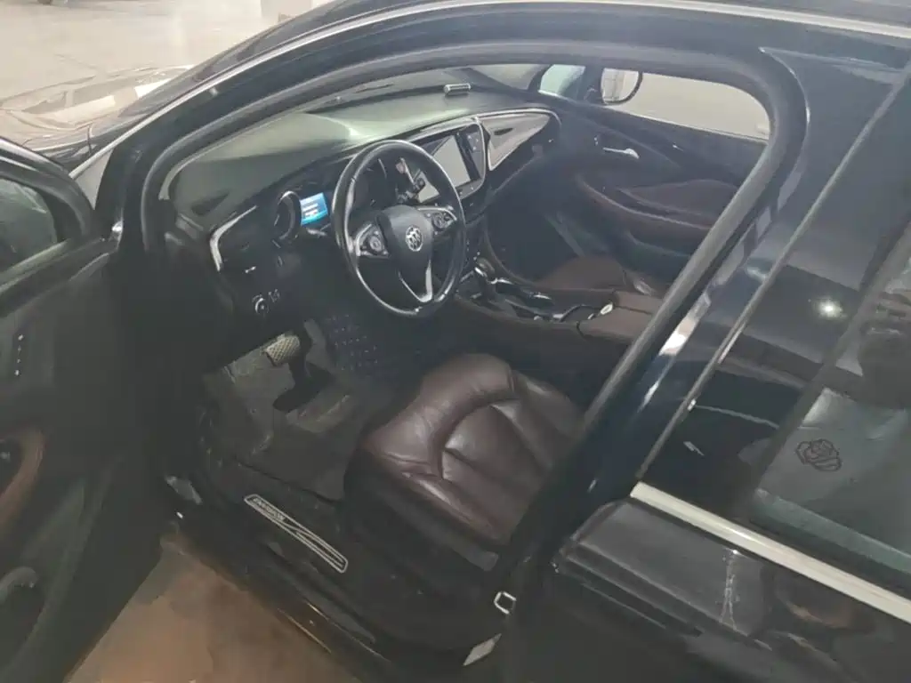 Photo 16 - Buick Envision Plus