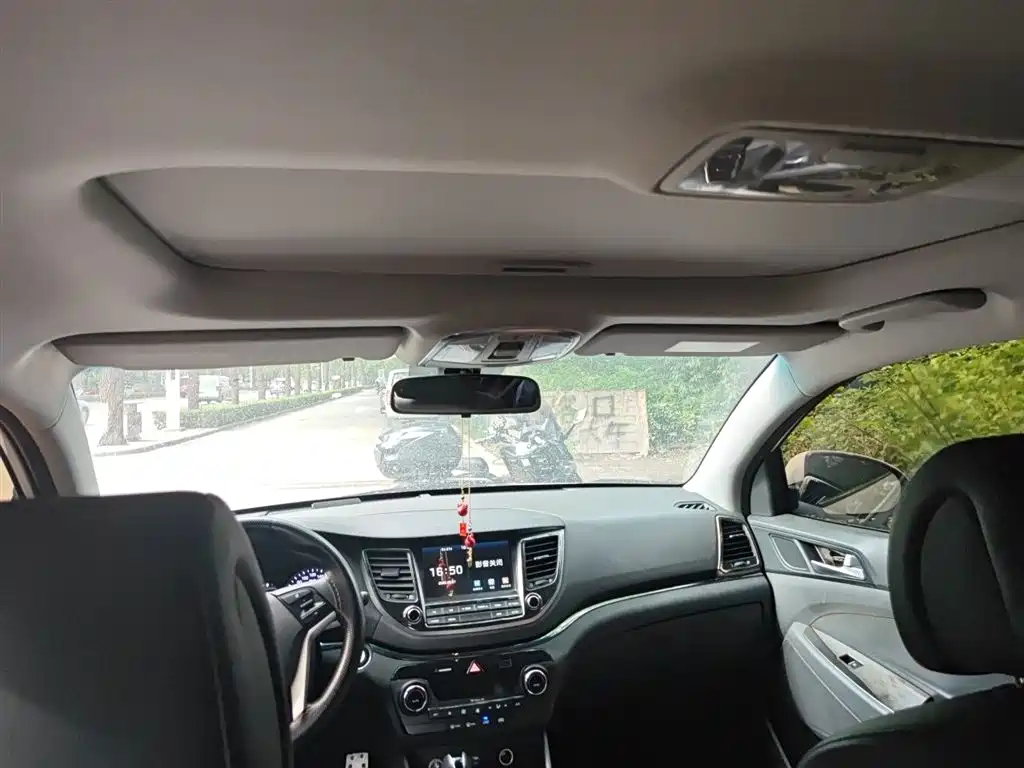 Hyundai Tucson 2015 1.6T Dual Clutch 2WD Smart фото 9