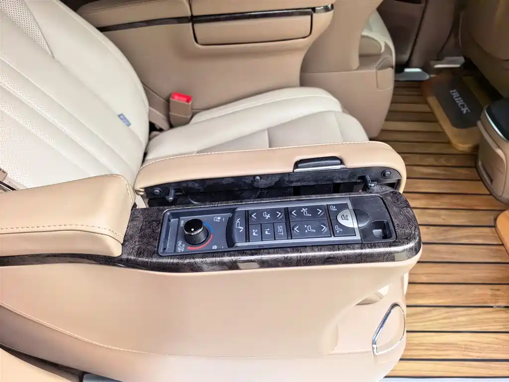 Buick GL8 2018 ES 28T Luxury Type China VI фото 24