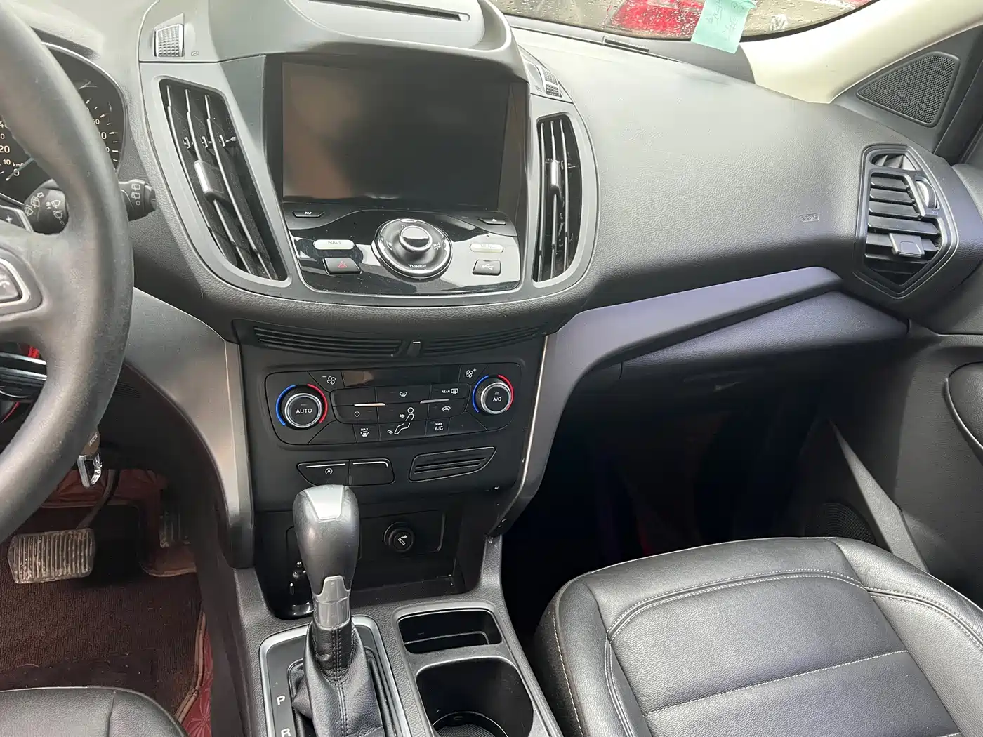 Фото 14 - Ford Kuga