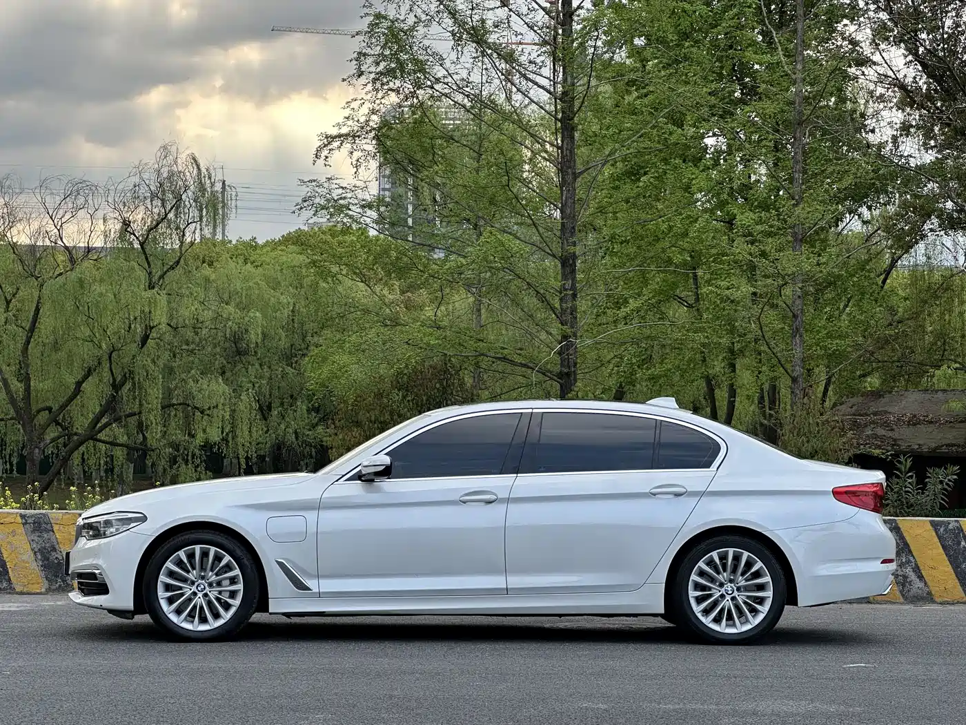 BMW 5 SERIES NEW ENERGY