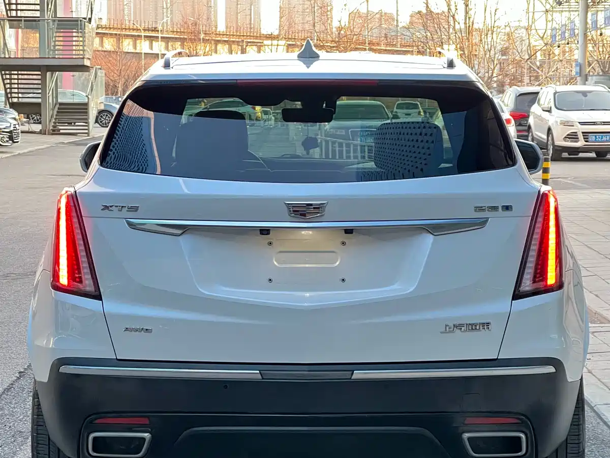 CADILLAC XT5