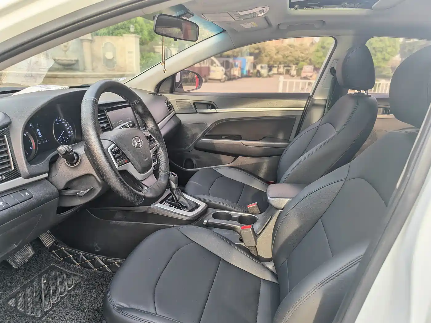 Hyundai Elantra 2016 Model 1.6L Automatic Smart Elite фото 4