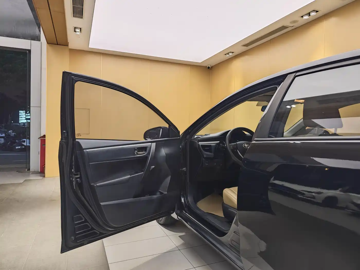 Toyota Levin 2016 Hybrid 1.8H GS E-CVT Elite Sunroof фото 7