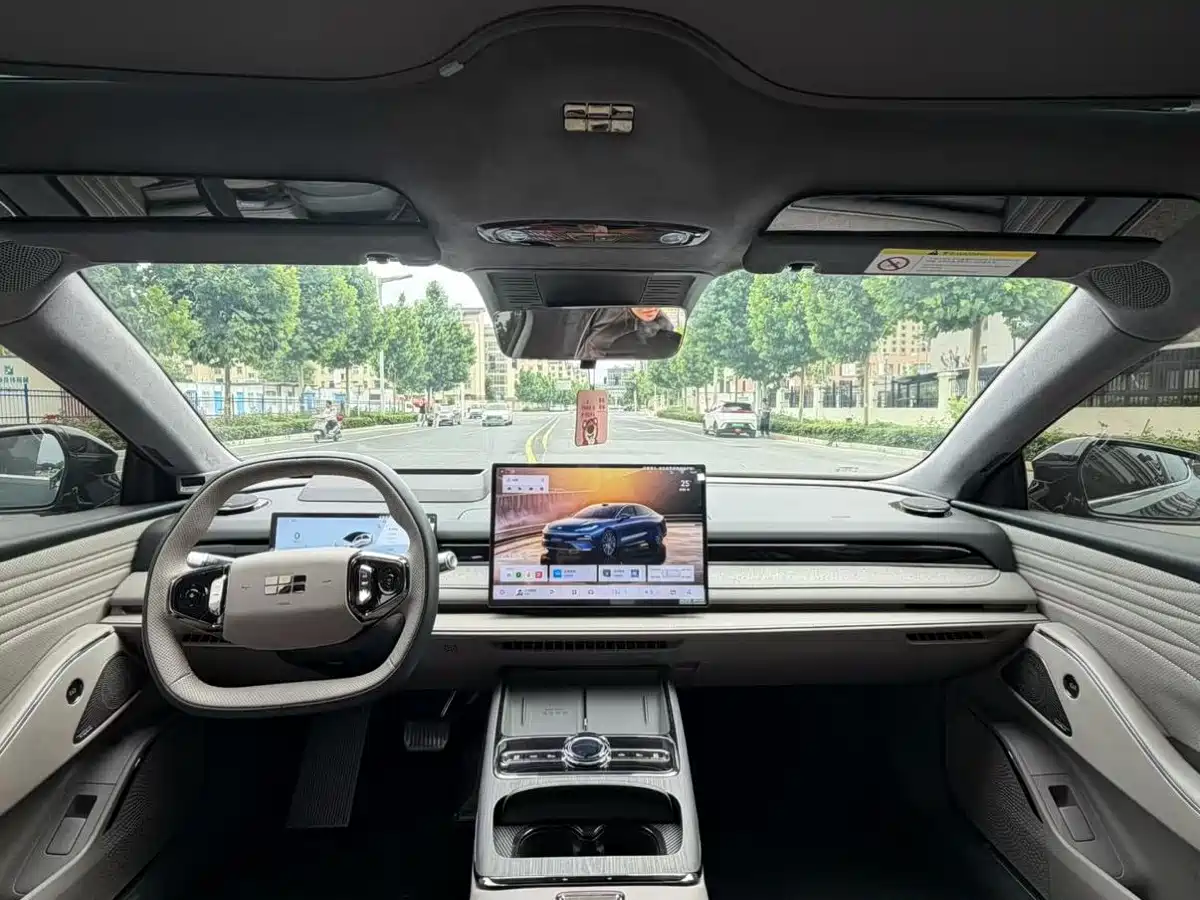 Geely Galaxy Galaxy Xingyao 8 2025 130km EM-P Starship Edition фото 7