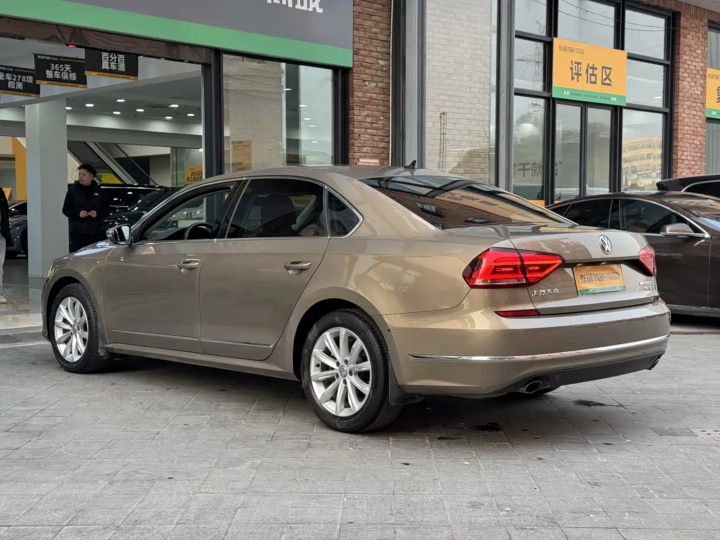 Volkswagen Passat 2017 330TSI DSG Prestige фото 6