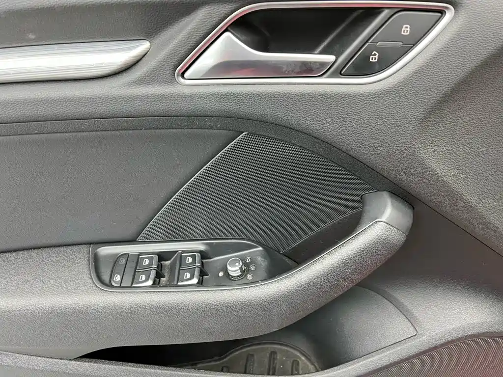 Audi A3 (Import) 2014 2014 Sportback 40 TFSI S line Comfort
